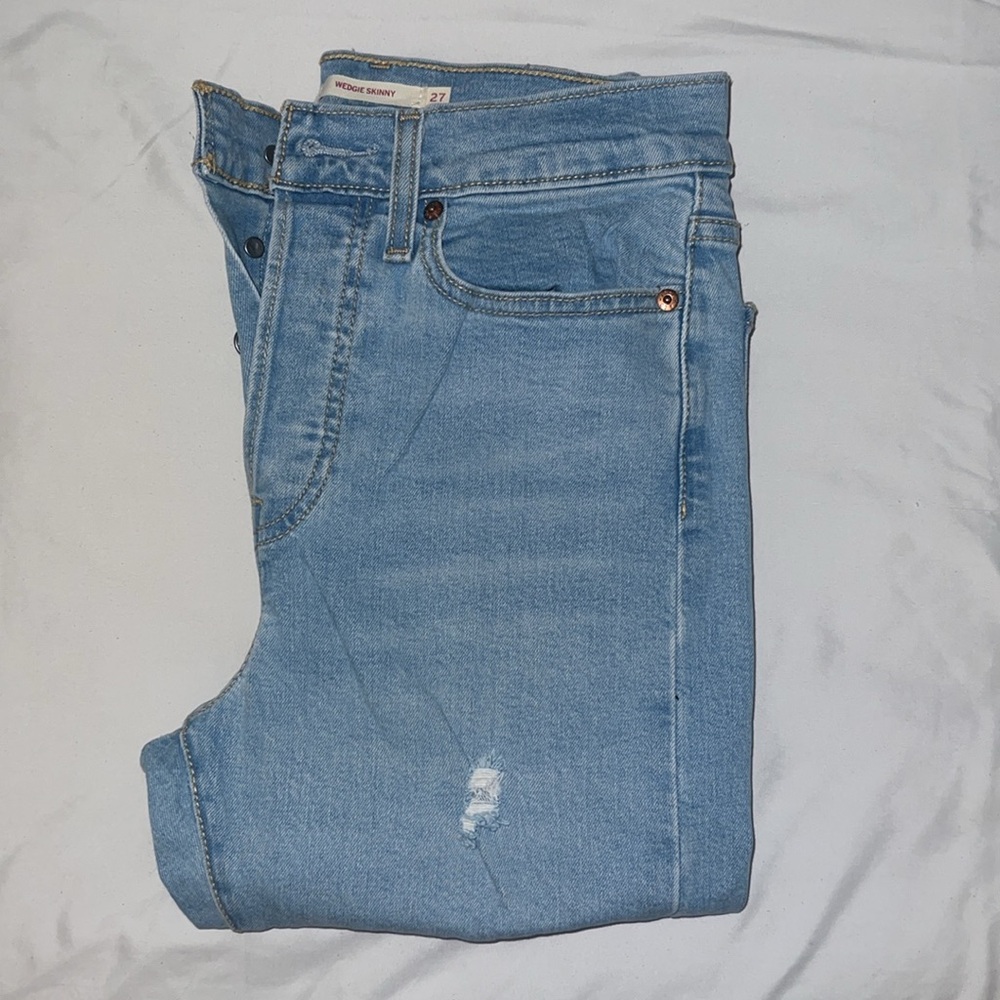 LEVIS Wedgie Skinny Jeans - Light Wash Ripped